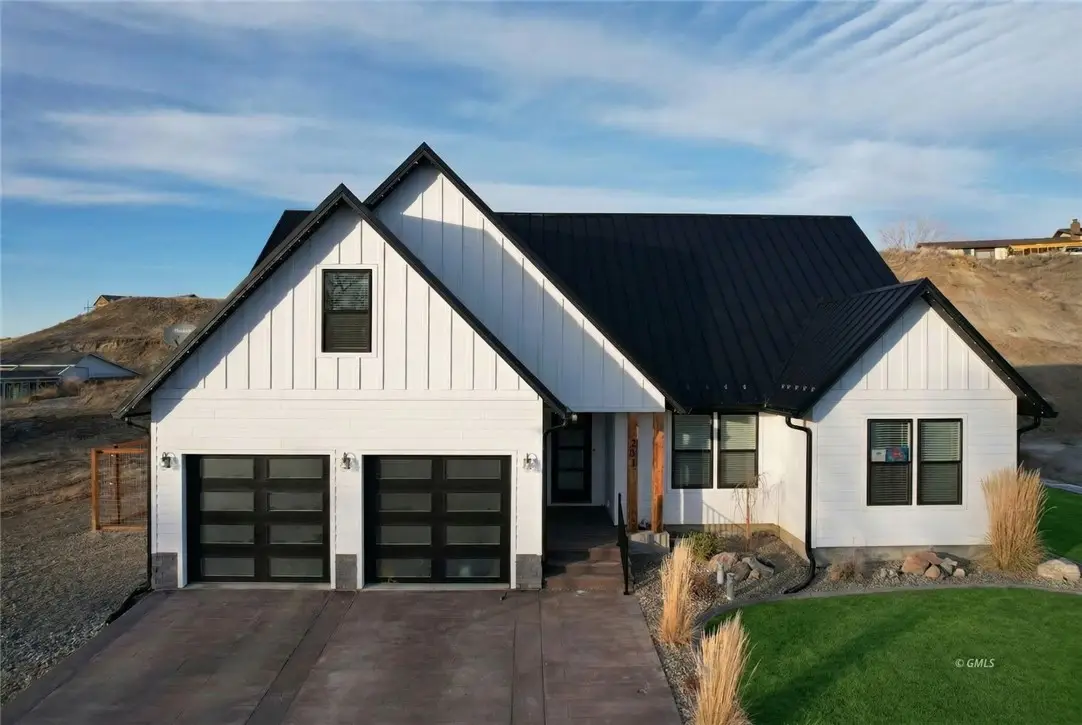 211 Georgetown Drive, Glendive, MT 59330 - #1