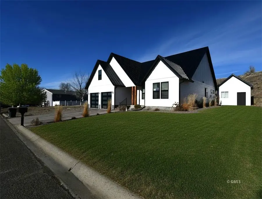 211 Georgetown Drive, Glendive, MT 59330 - #2