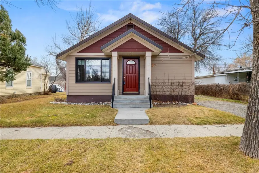 27 E 1st Avenue N, Columbus, MT 59019 - #3
