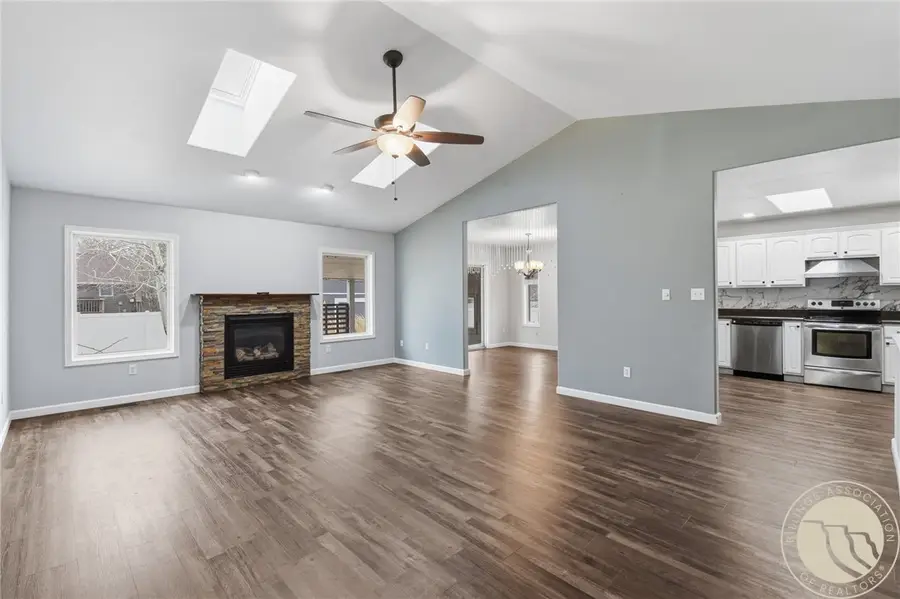 328 35th Avenue Ne, Great Falls, MT 59404 - #2