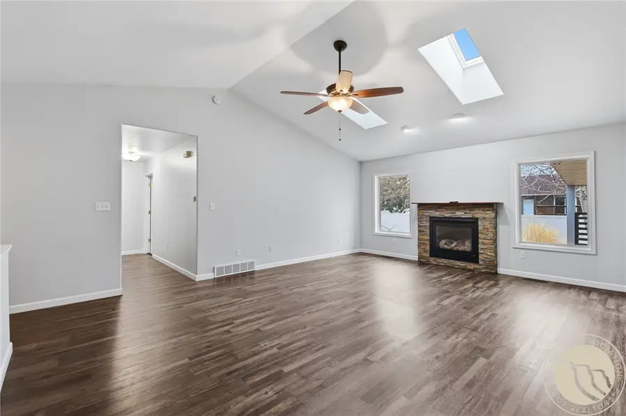 328 35th Avenue Ne, Great Falls, MT 59404 - #3