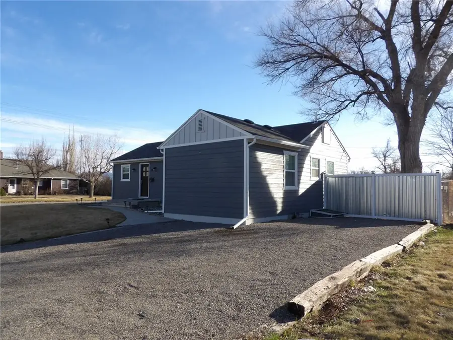 721 N Choteau Avenue, Hardin, MT 59034 - #2