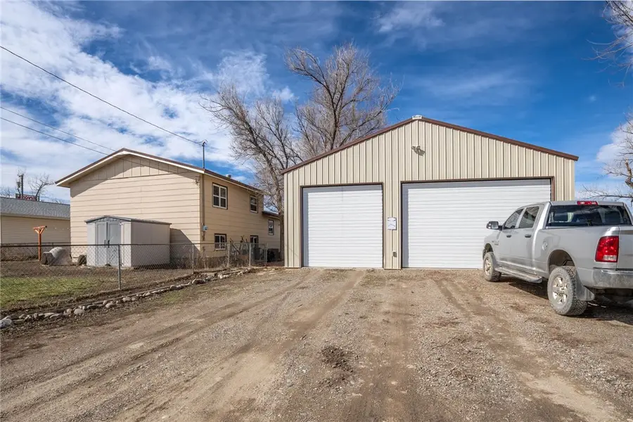 1109 N Crawford Avenue, Hardin, MT 59034 - #2