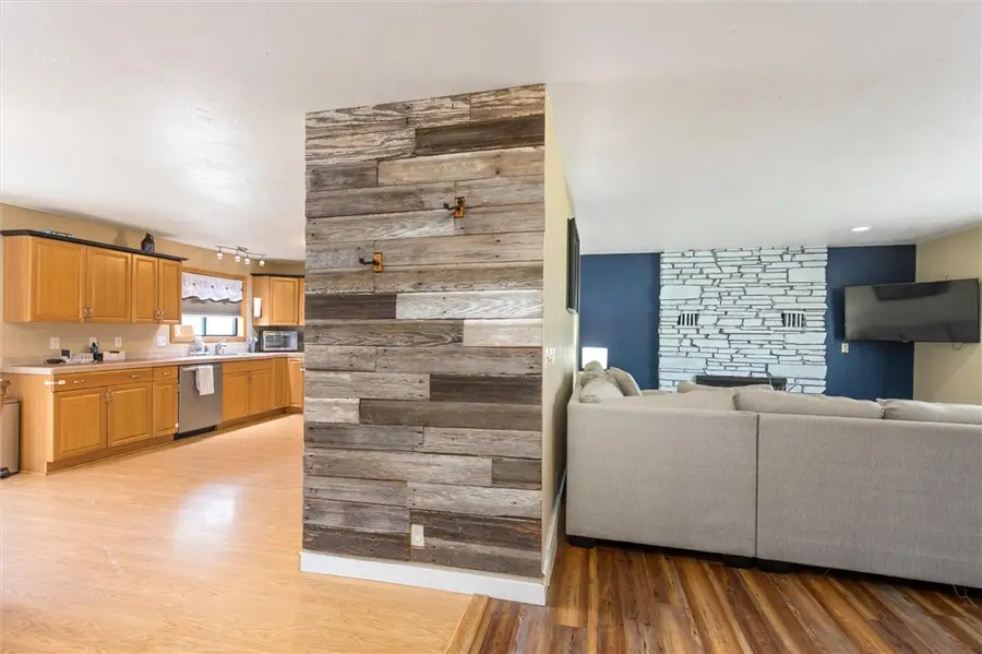 204 Tam Oshanter Road, Billings, MT 59105 - #2