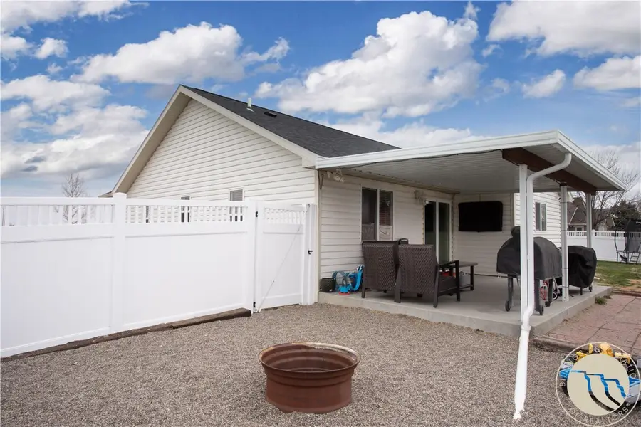 1130 1st Street W, Hardin, MT 59034 - #2