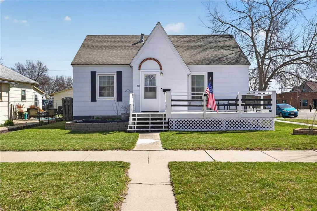 301 2nd Ave, Laurel, MT 59044 - #1