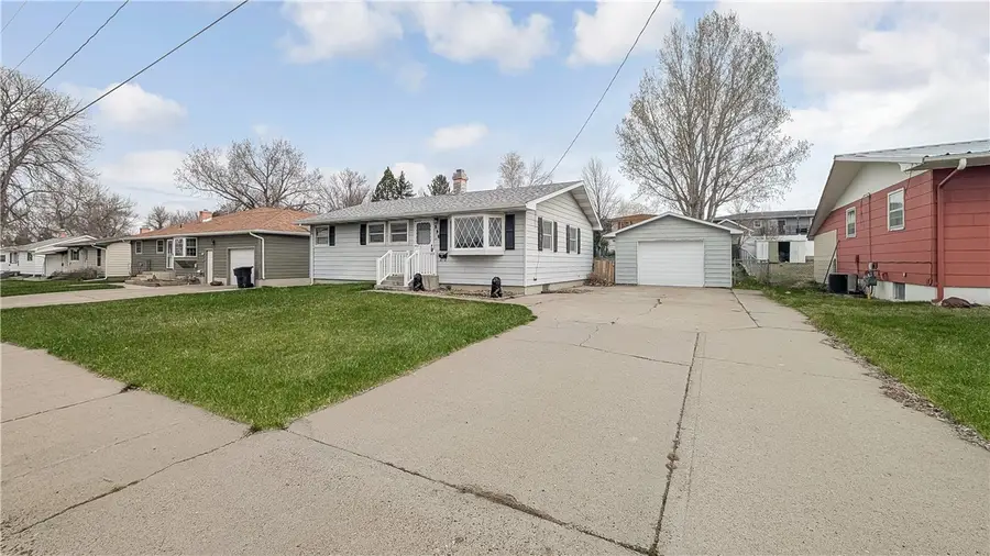 131 Maple Avenue, Glendive, MT 59330 - #2