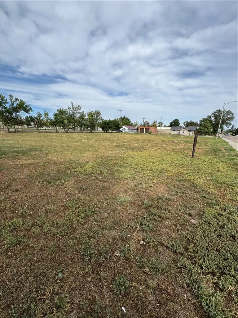 705 W 3rd St, Hardin, MT 59034 - #2