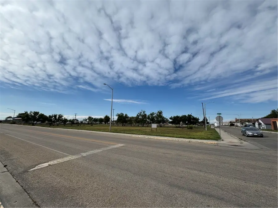 705 W 3rd St, Hardin, MT 59034 - #3