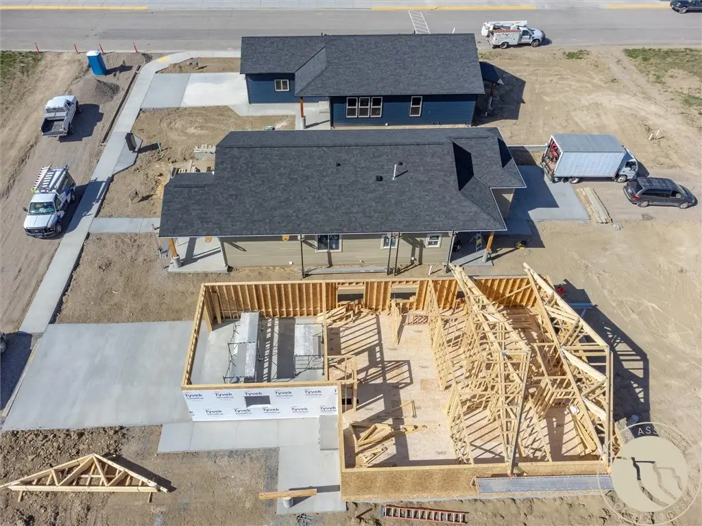 1016 5th St E, Roundup, MT 59072 - #1