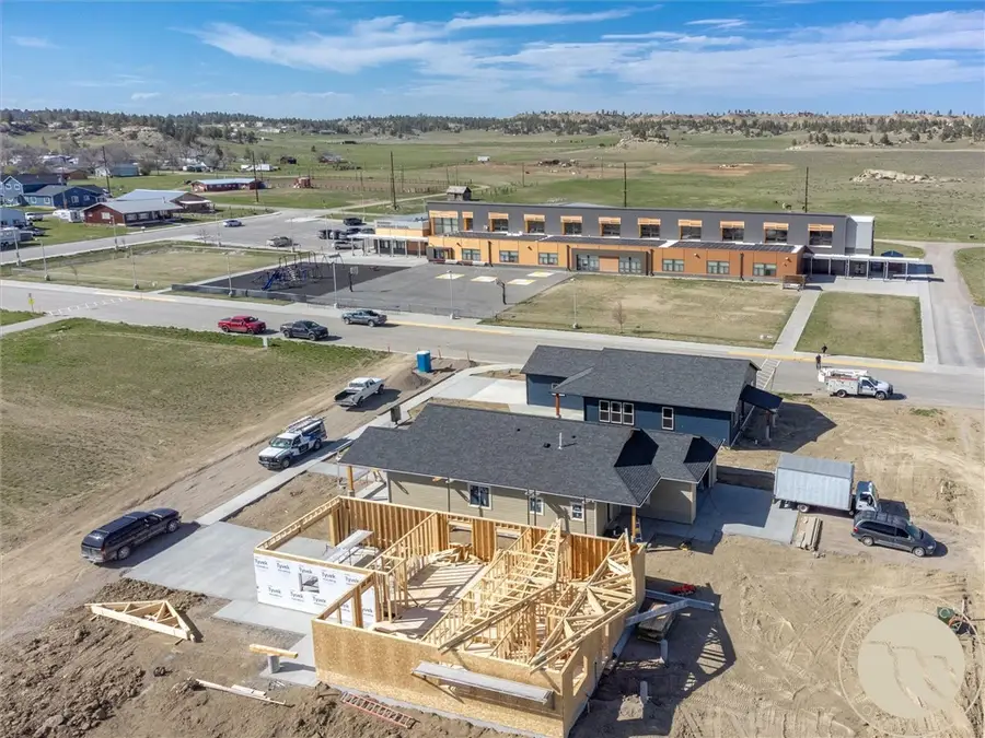 1016 5th St E, Roundup, MT 59072 - #2