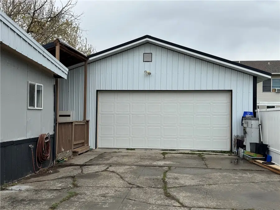 1125 Bonanza Court, Hardin, MT 59034 - #3
