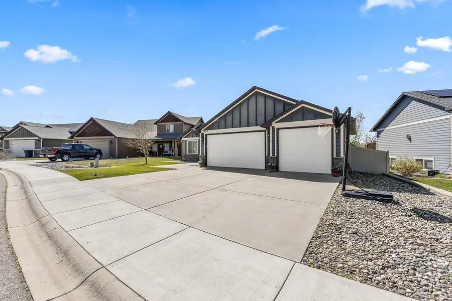 2606 Meadow Creek, Billings, MT 59105 - #3