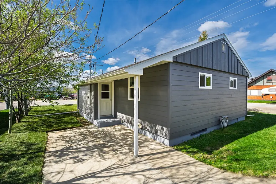 704 2nd Street Nw, Harlowton, MT 59036 - #2