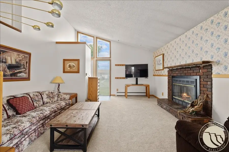 624 1st Street S, Hardin, MT 59034 - #3