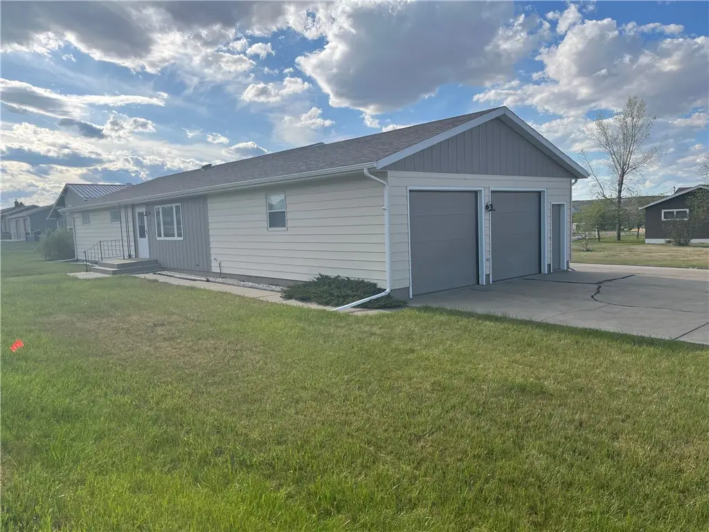 802 10th Street, Circle, MT 59215 - #1