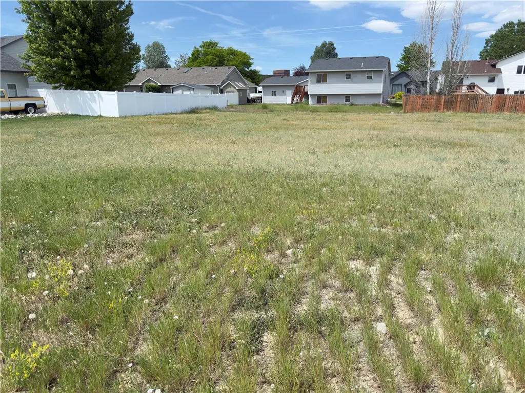 1984 Gleneagles Blvd, Billings, MT 59105 - #1