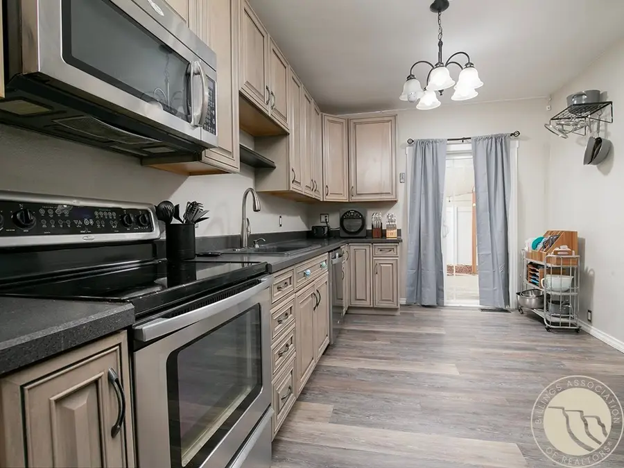 528 N Lakeview Dr, Billings, MT 59105 - #2