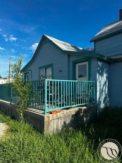 303 E 1st Street E #5-6, Roundup, MT 59072