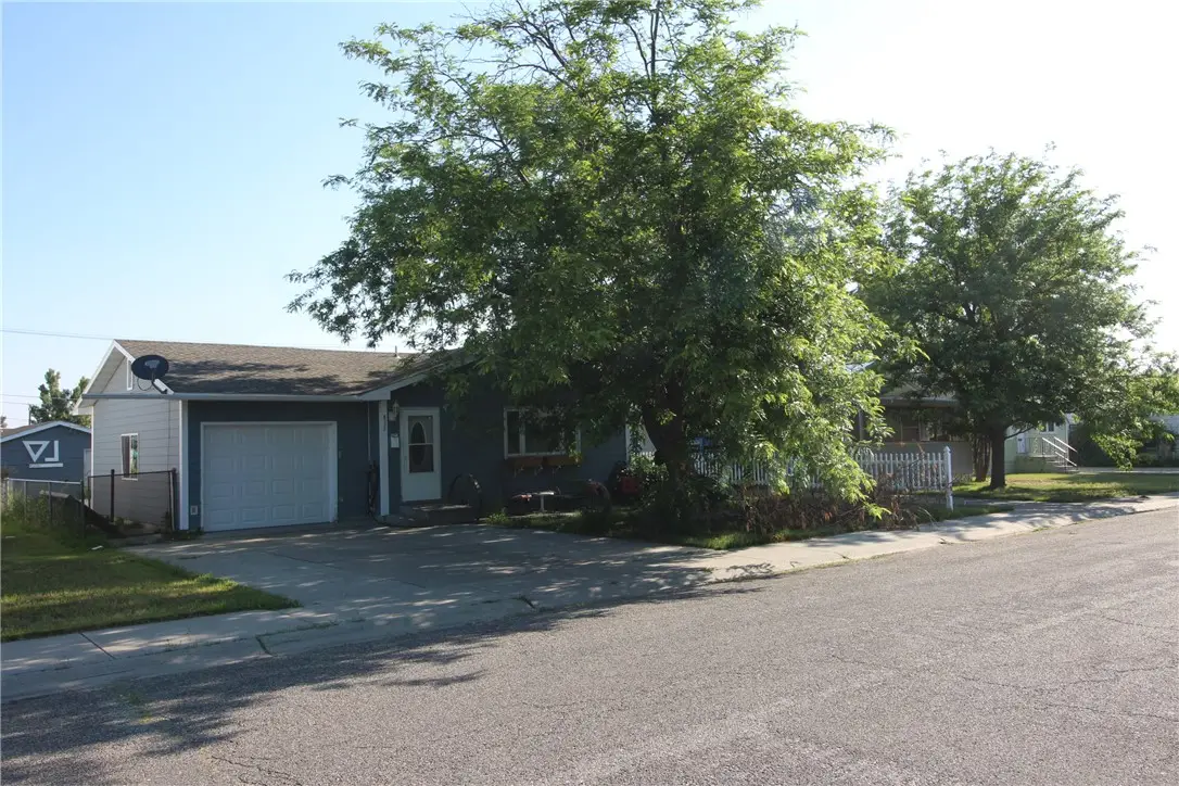 837 1st Street W, Hardin, MT 59034 - #1