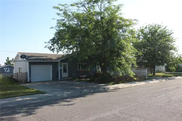 837 1st Street W, Hardin, MT 59034