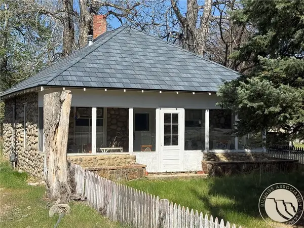 213 W Grove Street, Absarokee, MT 59001
