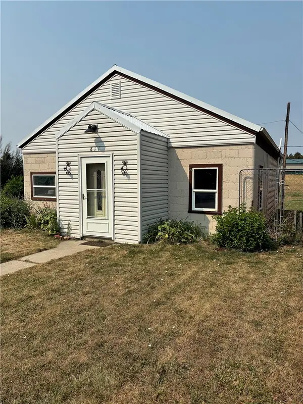 811 6th Street W, Roundup, MT 59072