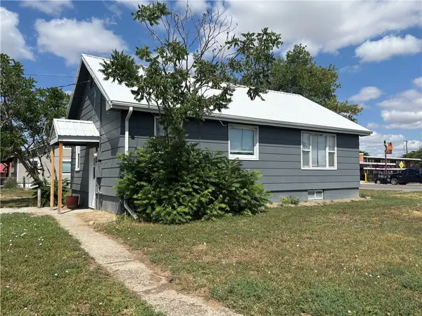 702 N Center Avenue, Hardin, MT 59034