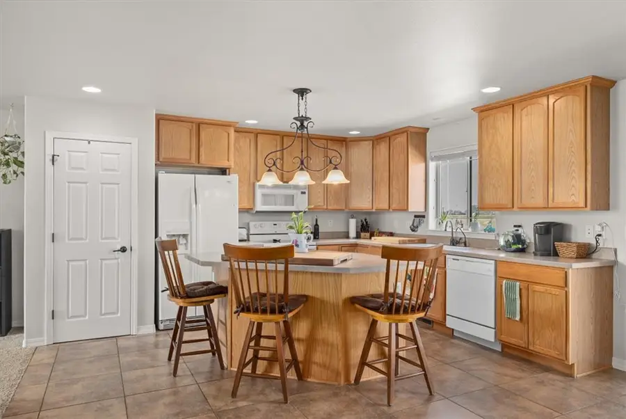1914 Edge Stone Street, Billings, MT 59106 - #3