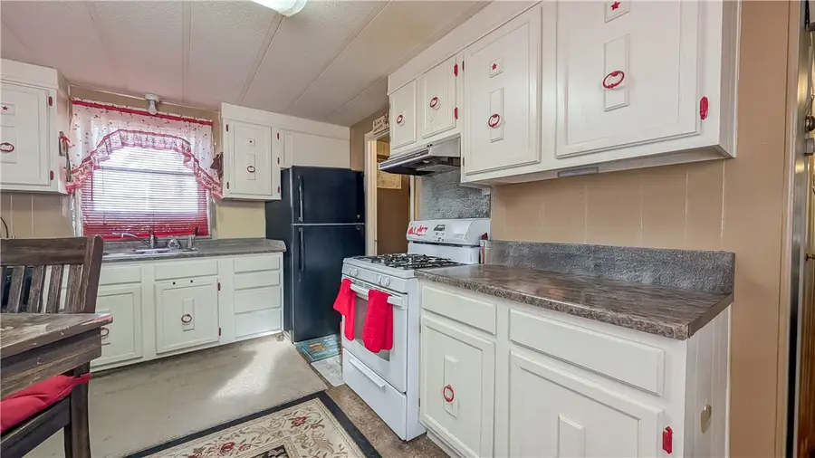 19 1st Avenue E, Culbertson, MT 59218 - #3