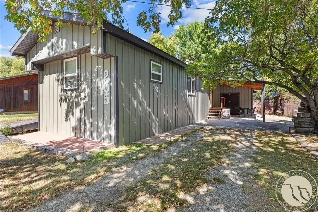 205 W School Street, Absarokee, MT 59001 - #1