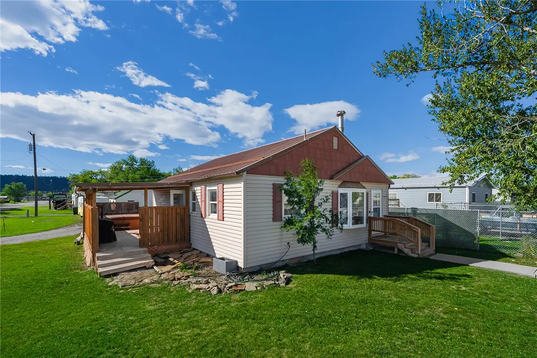 1045 E 2nd Ave North, Columbus, MT 59019 - #1