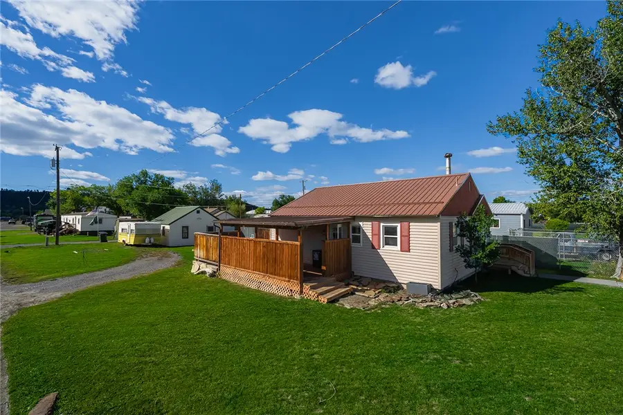1045 E 2nd Ave North, Columbus, MT 59019 - #3