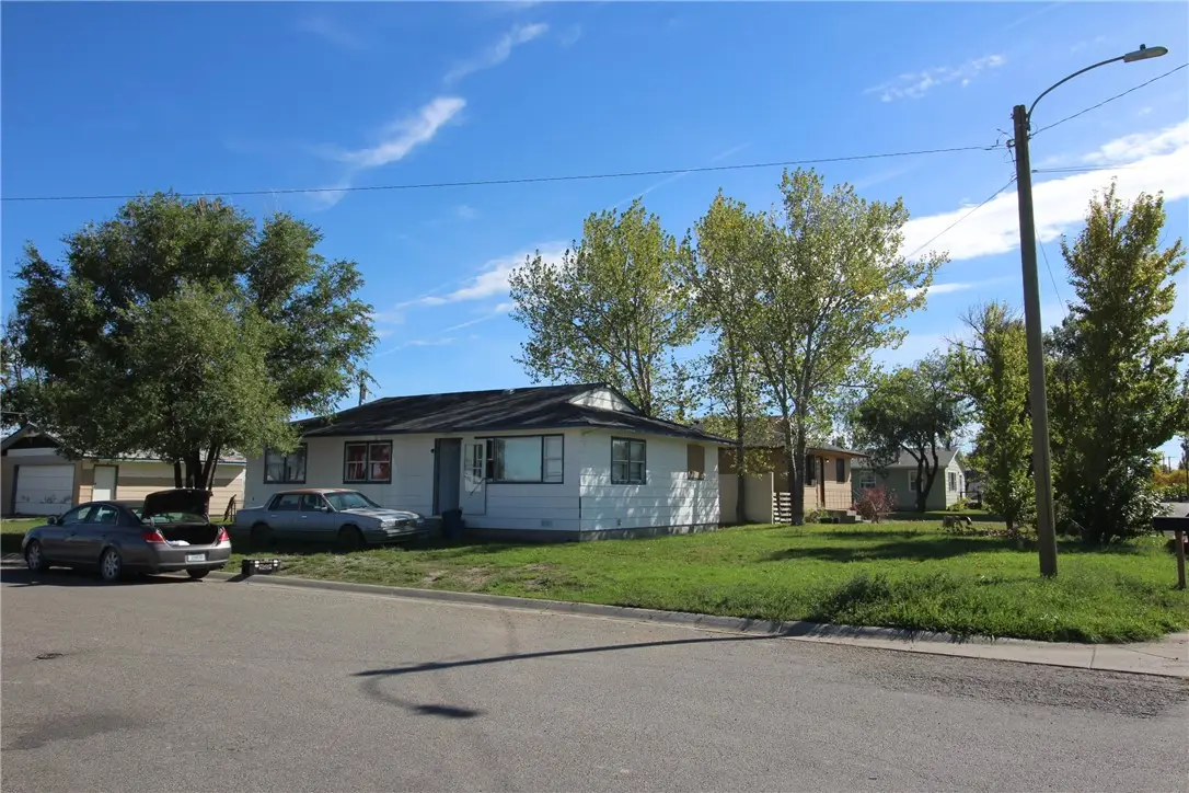 1031 N Custer Avenue, Hardin, MT 59034 - #1