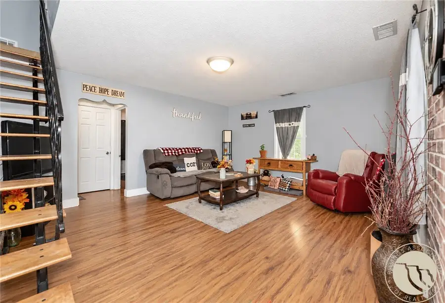309 E 4th Avenue N, Columbus, MT 59019 - #3
