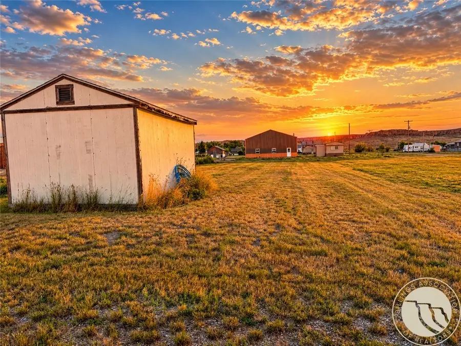 305 S. Teigen, Winnett, MT 59087 - #3