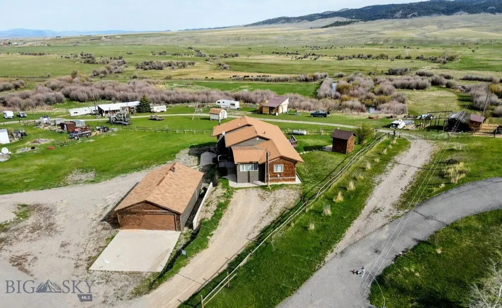 215 Badger Street, White Sulphur Springs, MT 59645 - Image #1