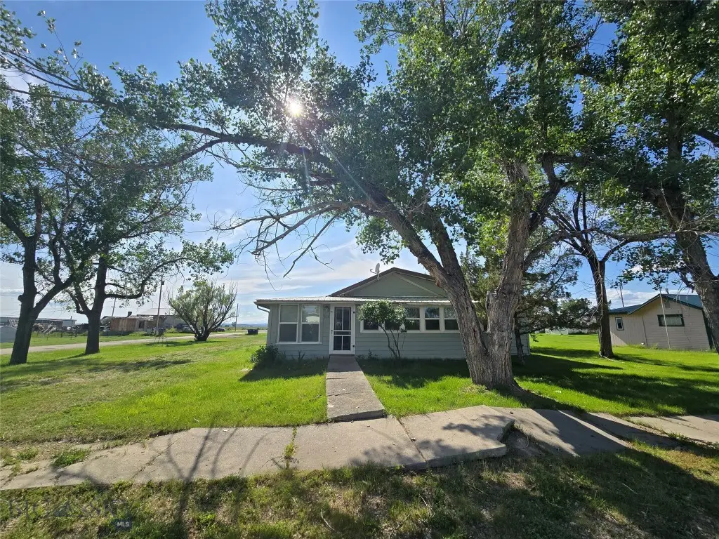 313 S Teigen Avenue, Winnett, MT 59087 - #1