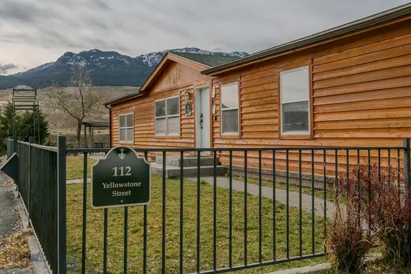 112 Yellowstone Street, Gardiner, MT 59030