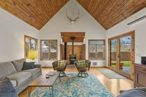 4 Solar Mountain Road, Gardiner, MT 59030