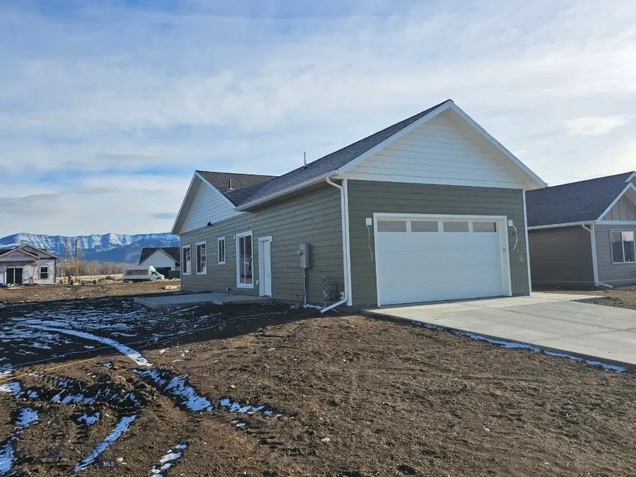 1112 Falcon Ridge Boulevard, Belgrade, MT 59714 - Image #2