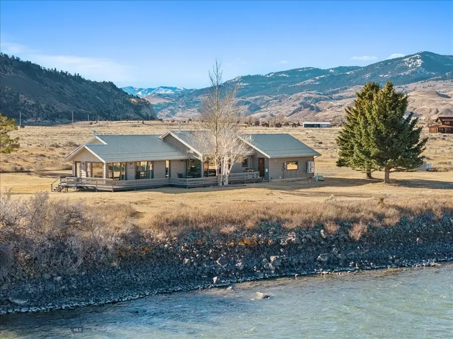 573 E River Rd, Emigrant, MT 59027 - Image #2