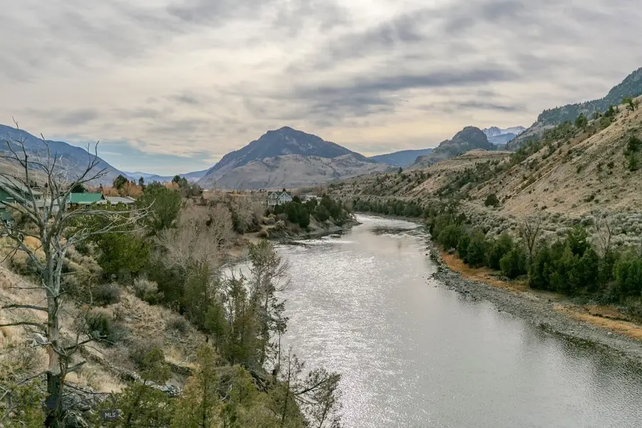 1099 Us Highway 89 S, Gardiner, MT 59030 - #2