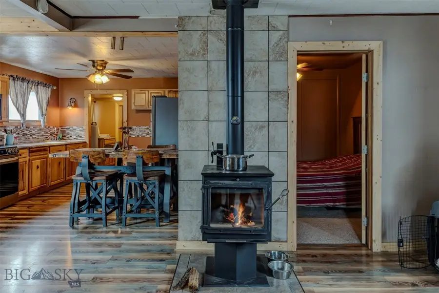 305 1st Avenue N, Clyde Park, MT 59018 - #2