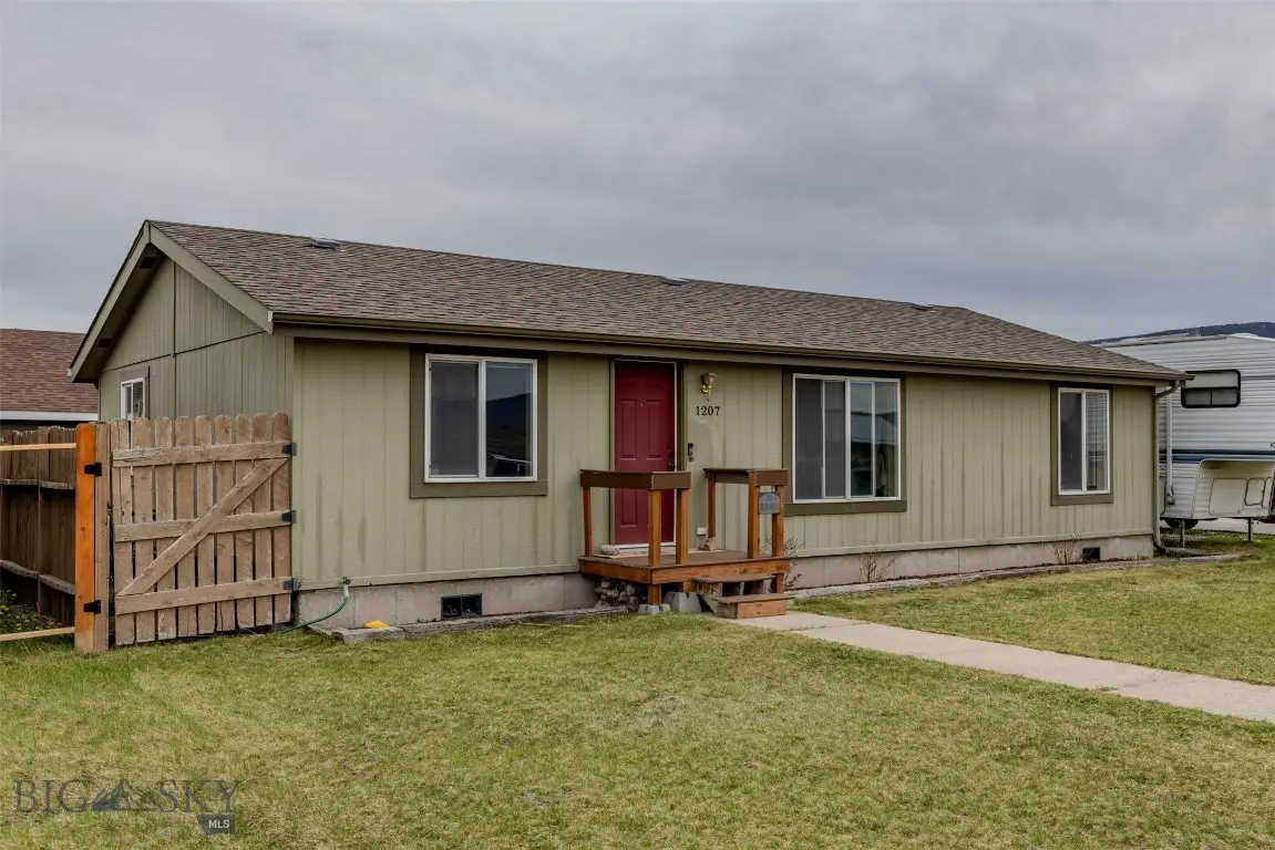 1207 W Reservoir Street, Livingston, MT 59047 - #1