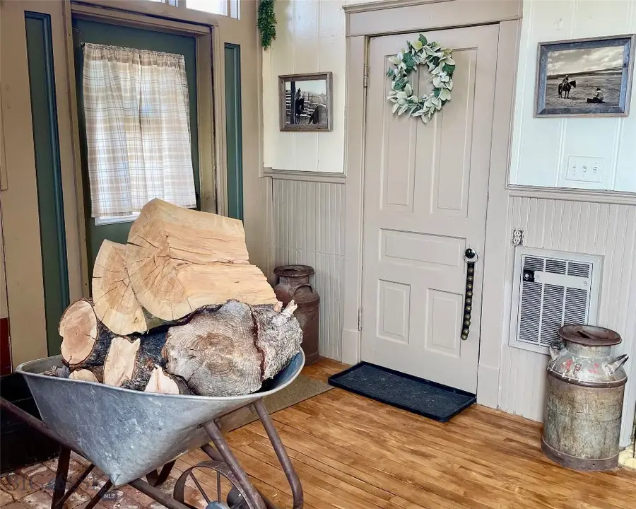435 Oregon Shortline Road, Dell, MT 59724 - #2