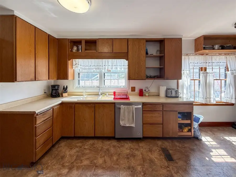 217 8th Avenue N, Shelby, MT 59474 - #3
