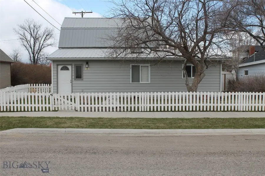 212 East 3rd Ave, Big Timber, MT 59011 - #2