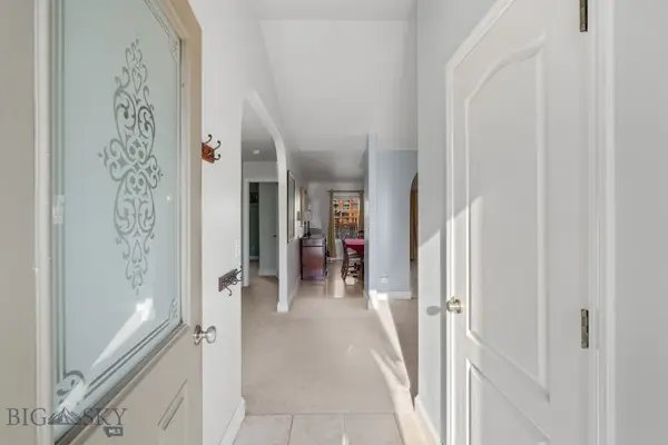 60 Clinton Lane, Belgrade, MT 59714