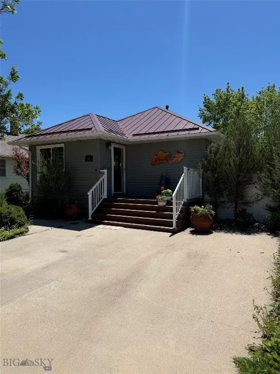 2116 8th Avenue N, Great Falls, MT 59401 - #1